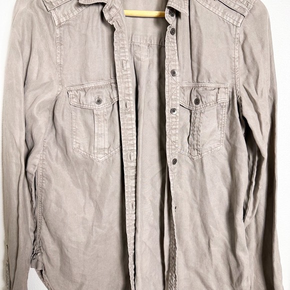 American Eagle Boyfriend Fit Women's Gray Tan Button Down Shirt sz XS - Picture 3 of 4